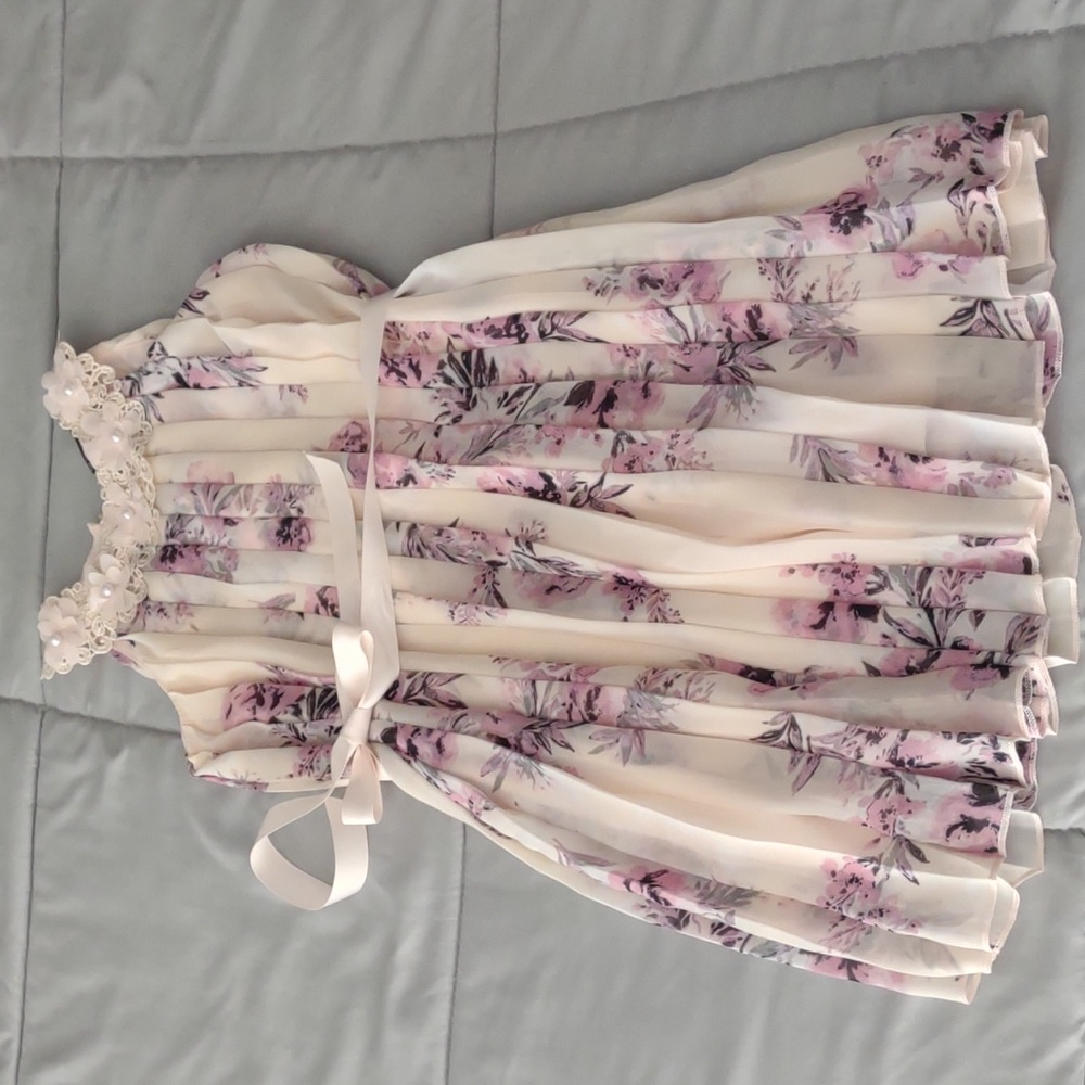 Worn Once! Girls Size 5 dress